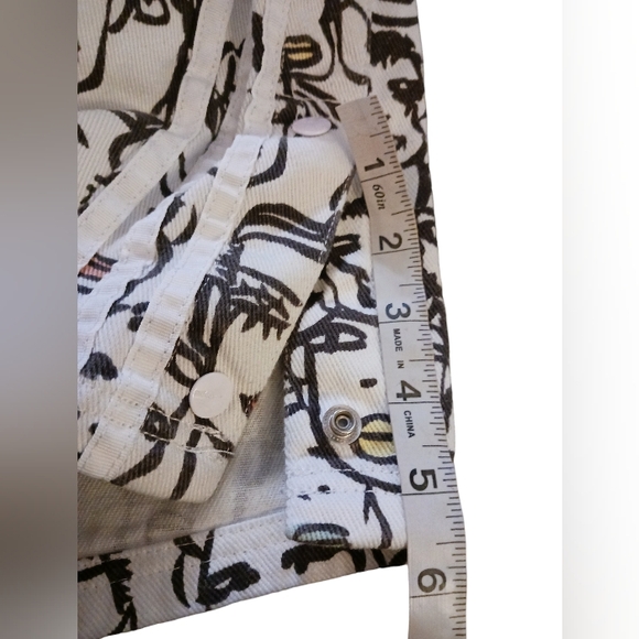 ADIDAS ORIGINAL FIORUCCI Shorts.  Womens.  Size Medium. - Picture 12 of 14